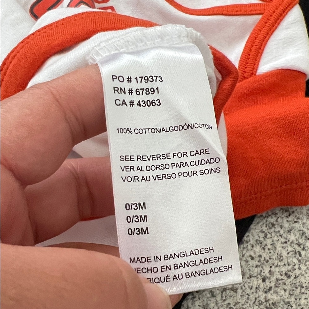 (Pack of 3) NWT Philadelphia Flyers 0-3 M NHL Onesies - Picture 3 of 4